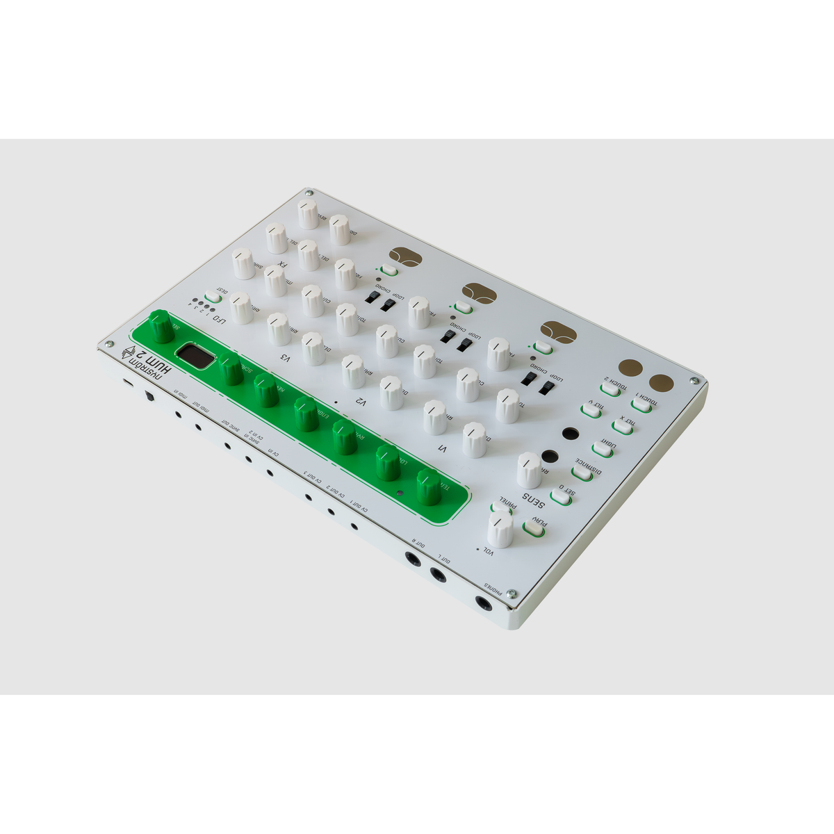 Seitenansicht des Nyström HUM 2 mit Audio-, CV-, Sync- und MIDI-Buchsen