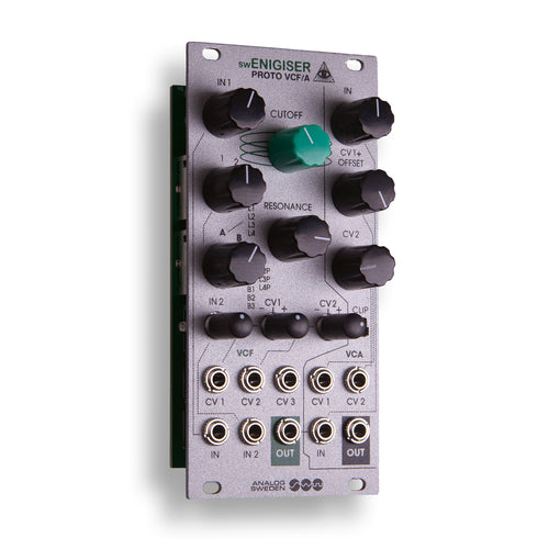 Modulo swEnigiser Proto VCF/A con pannello argento, vista angolata